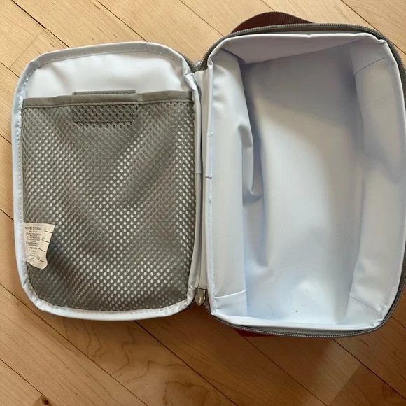 L.L. BEAN Lunch Box - Picture 2 of 3